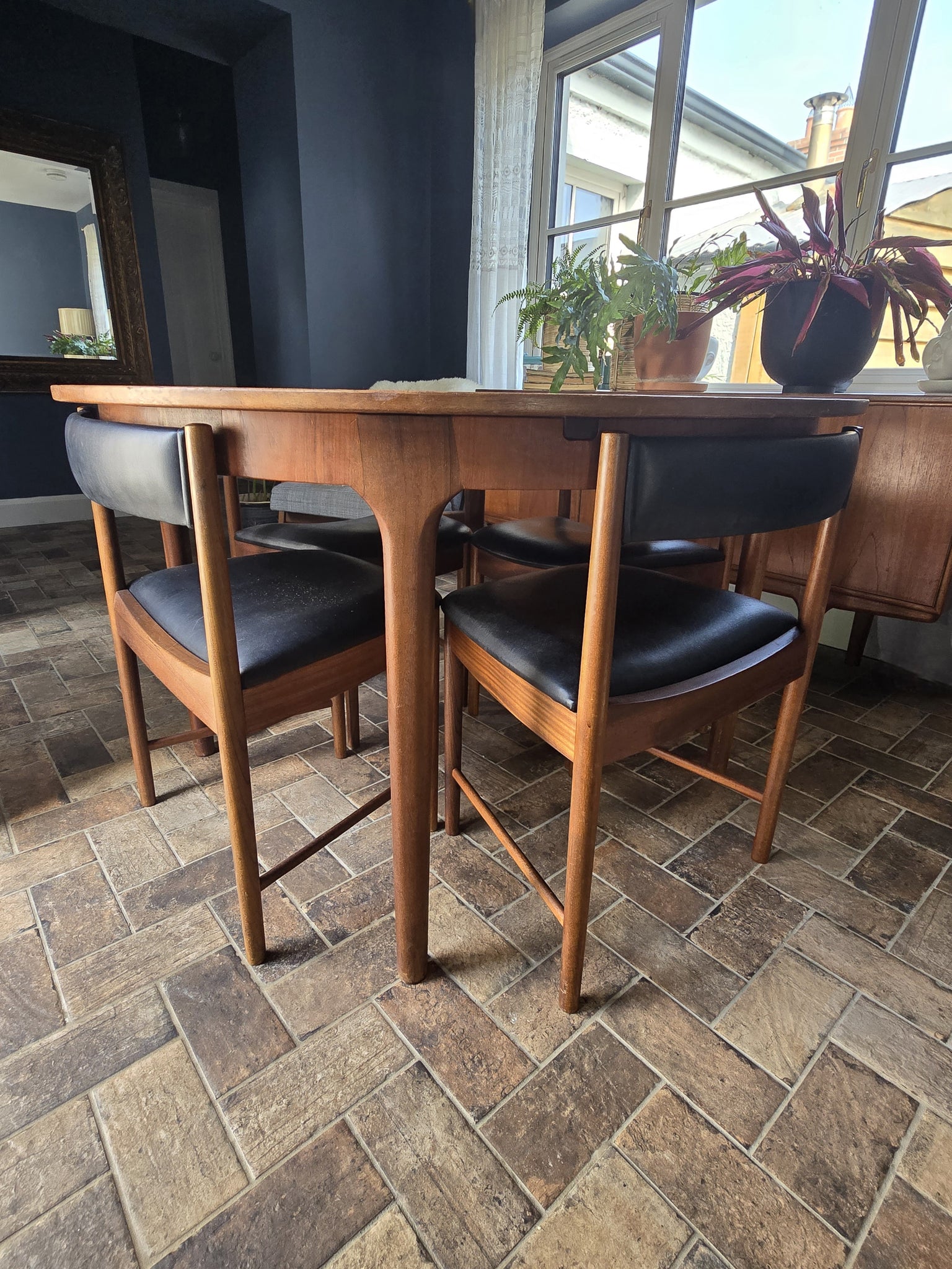 McIntosh Dining table & chairs