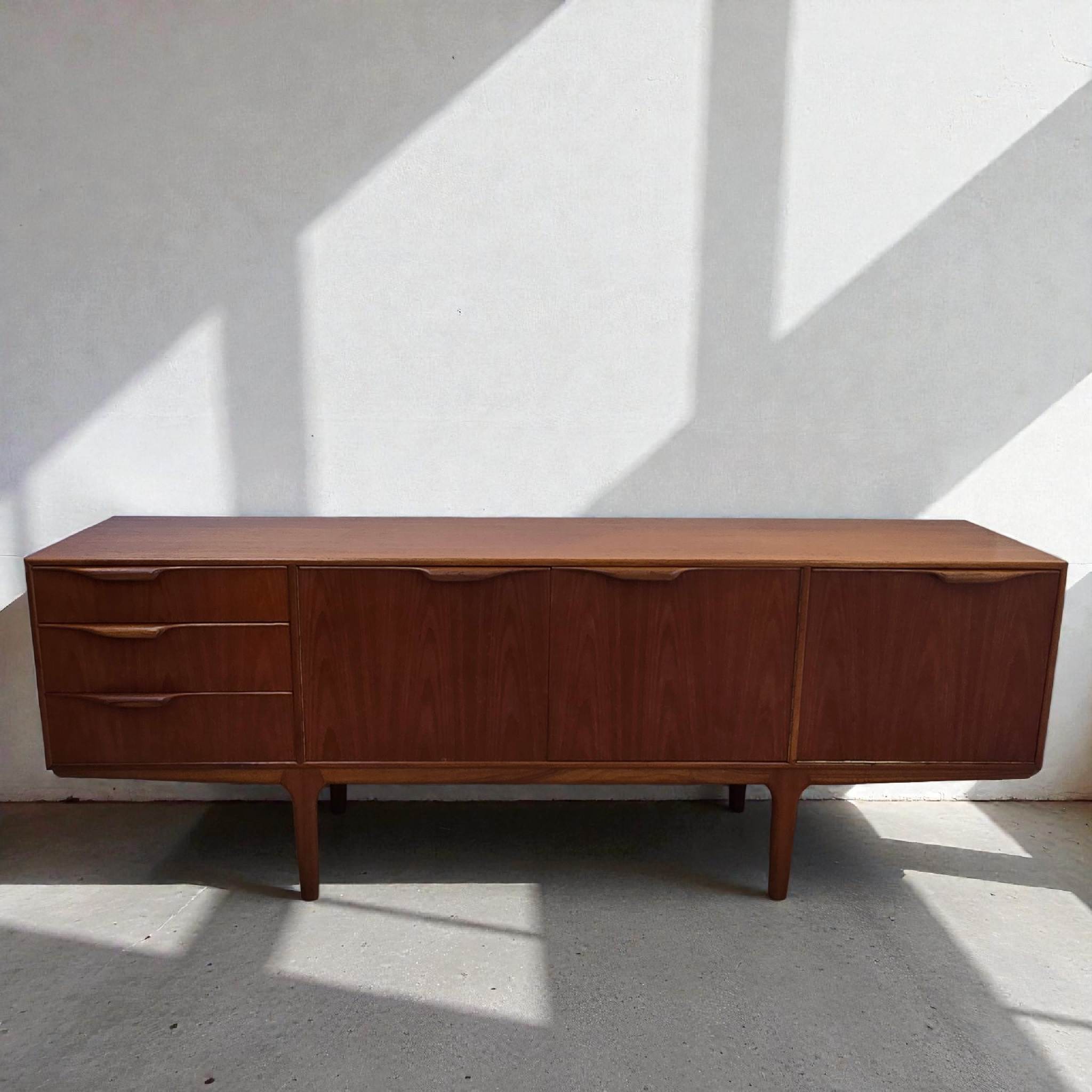 Mcintosh 'Dunvegan' Sideboard