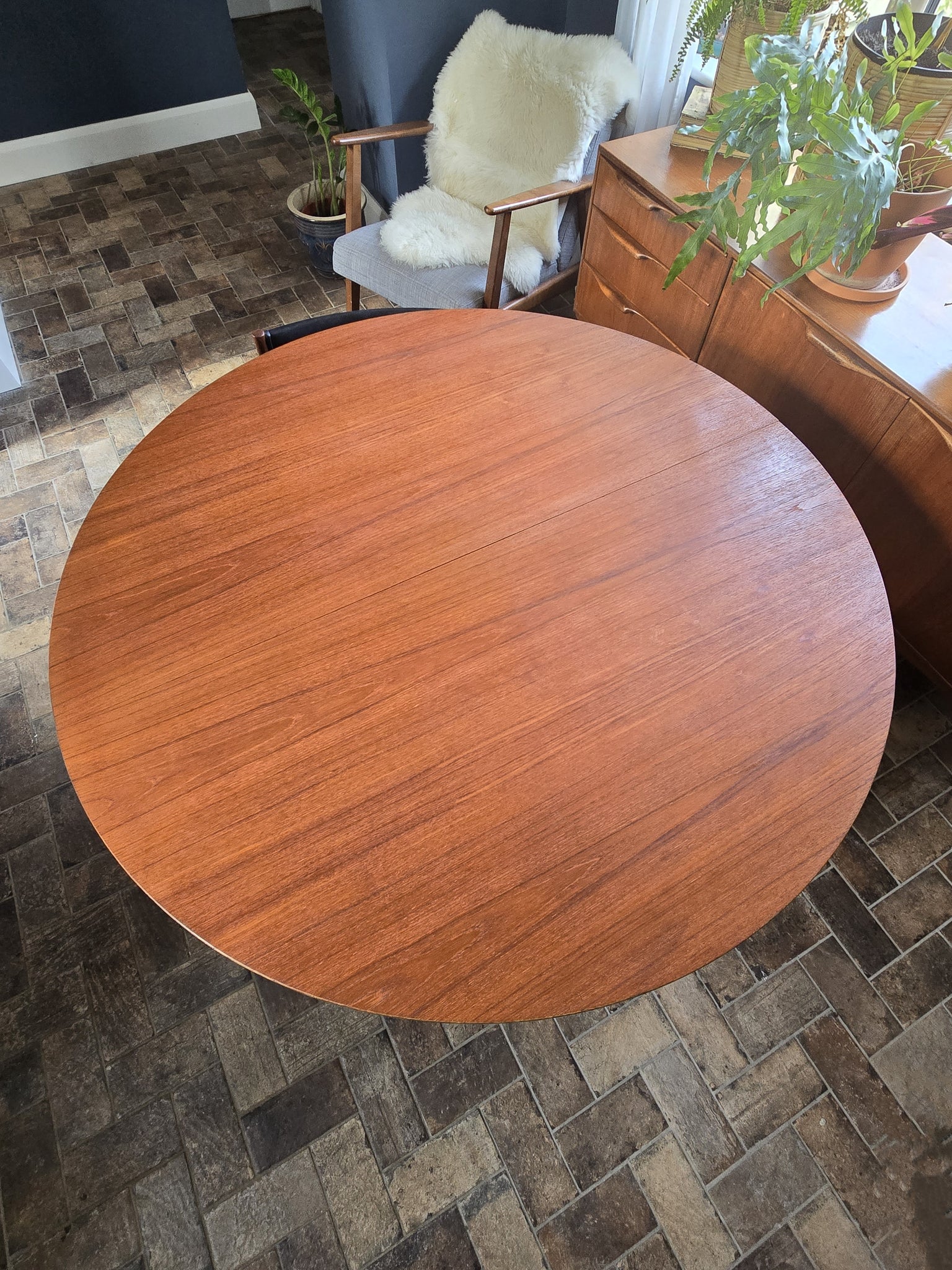 McIntosh Dining table & chairs