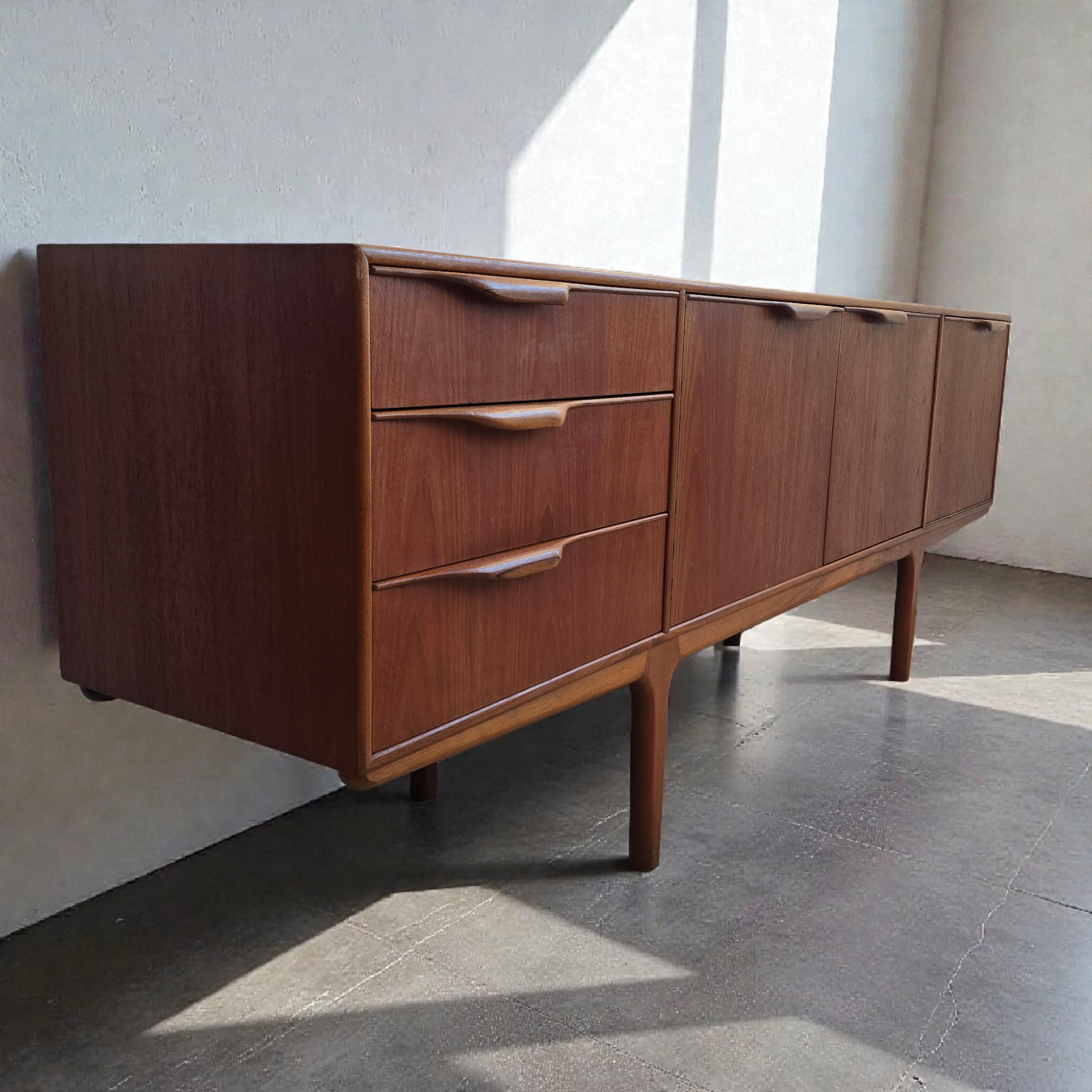 Mcintosh 'Dunvegan' Sideboard