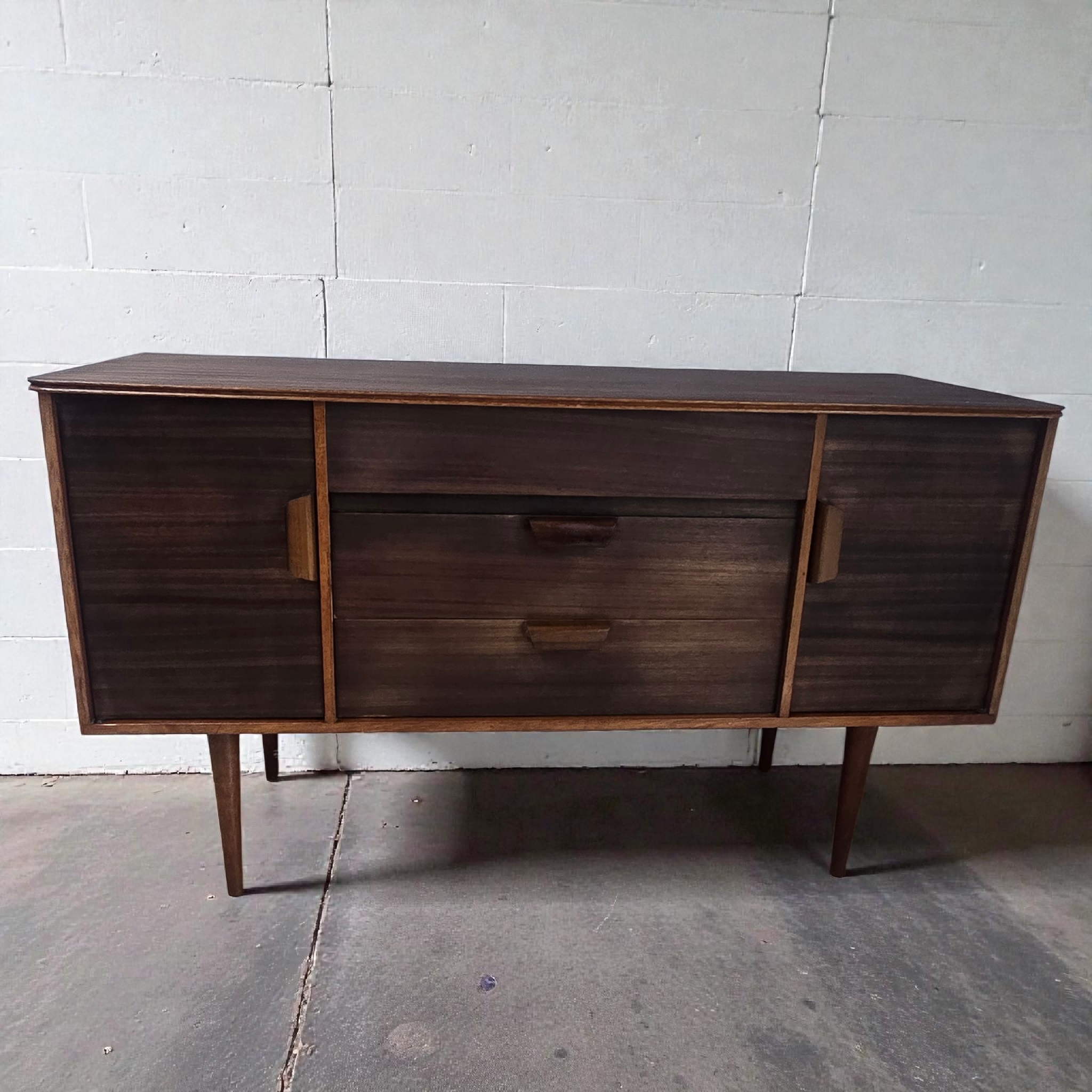 Uniflex Sideboard