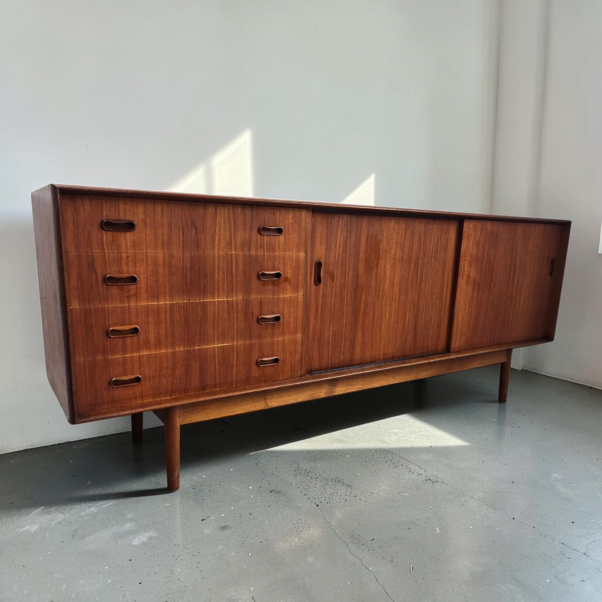 Dalescraft Sideboard