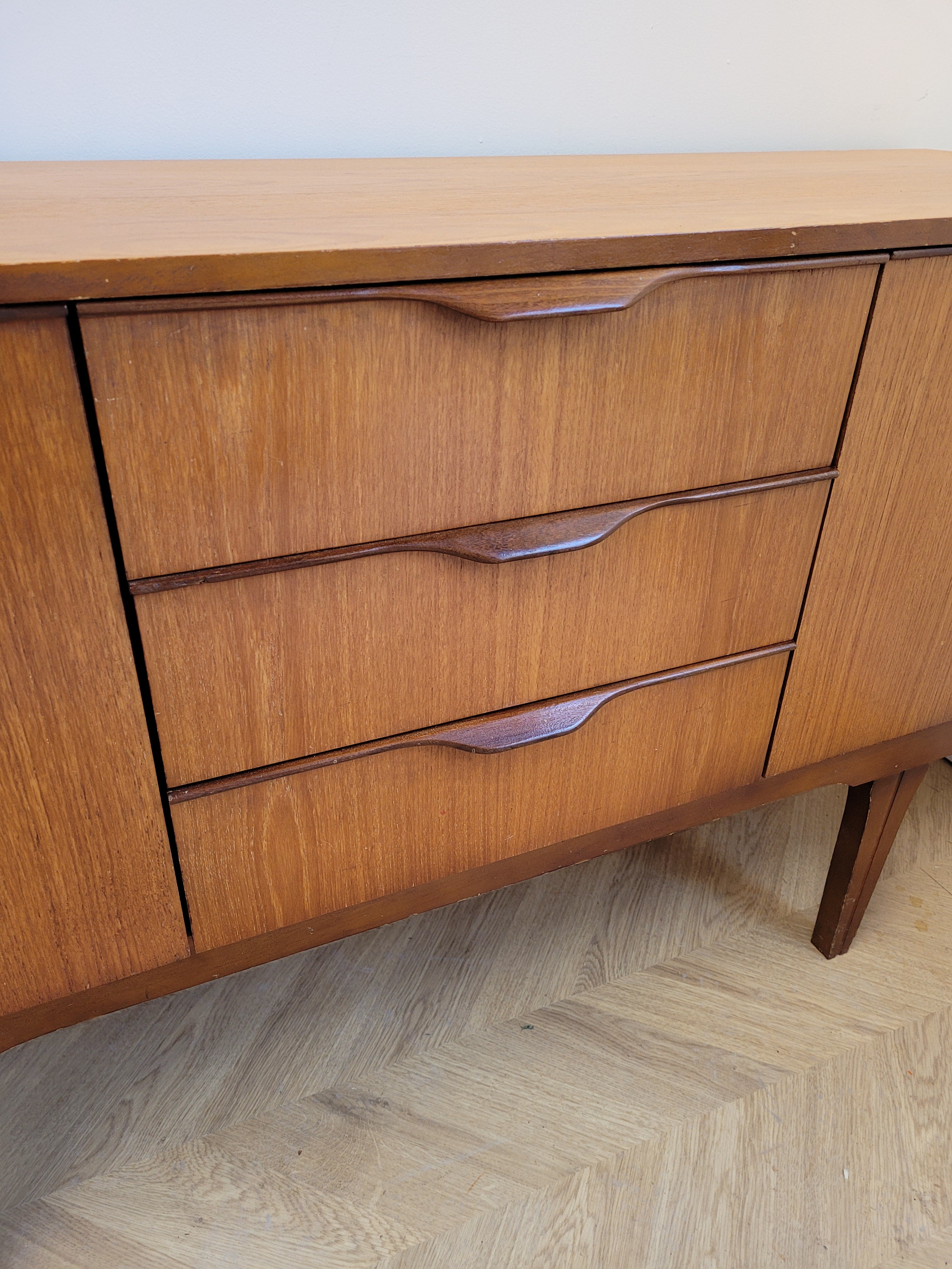 Compact Austinsuite Sideboard