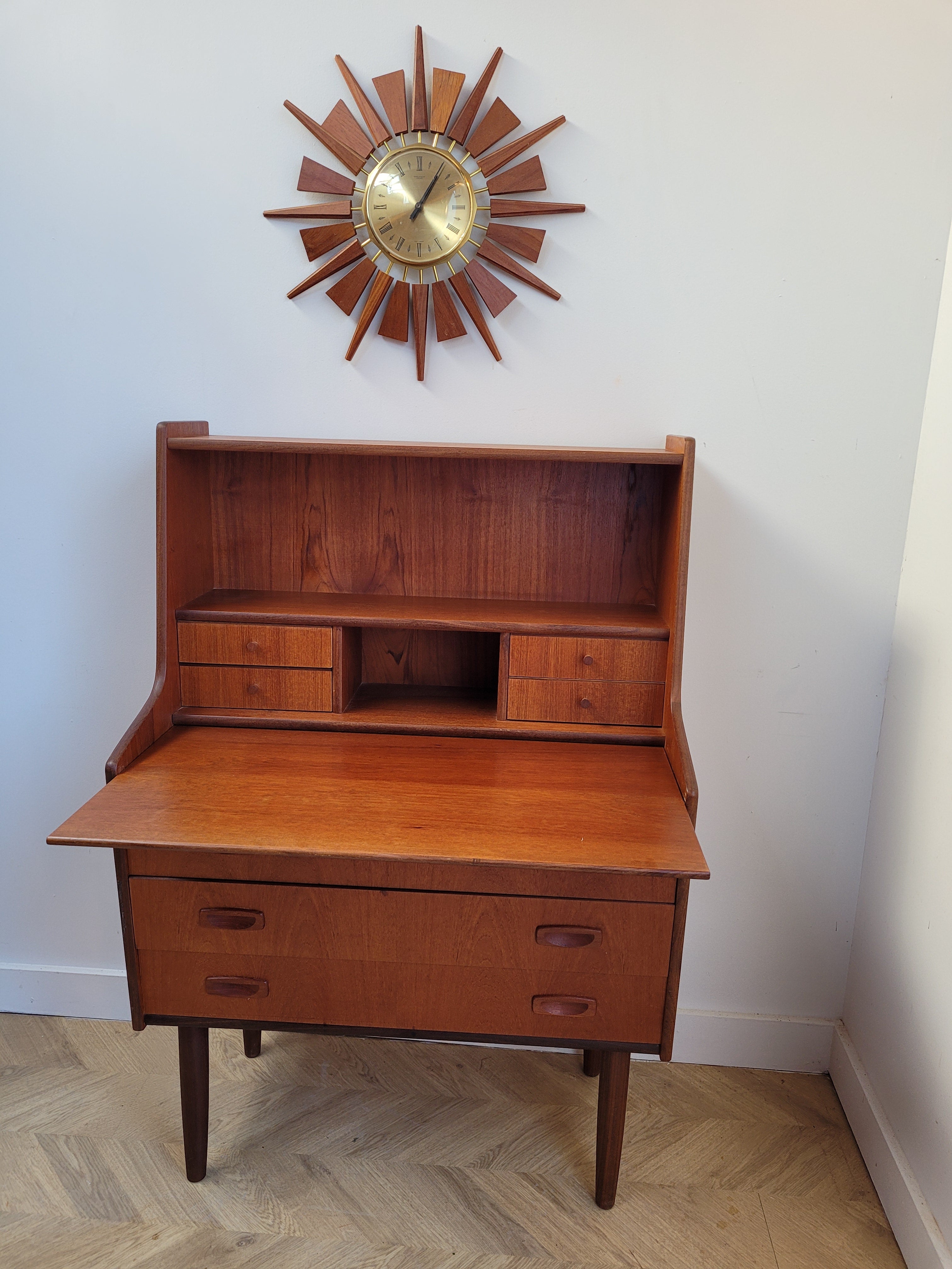 Danish Bureau/ Secretary