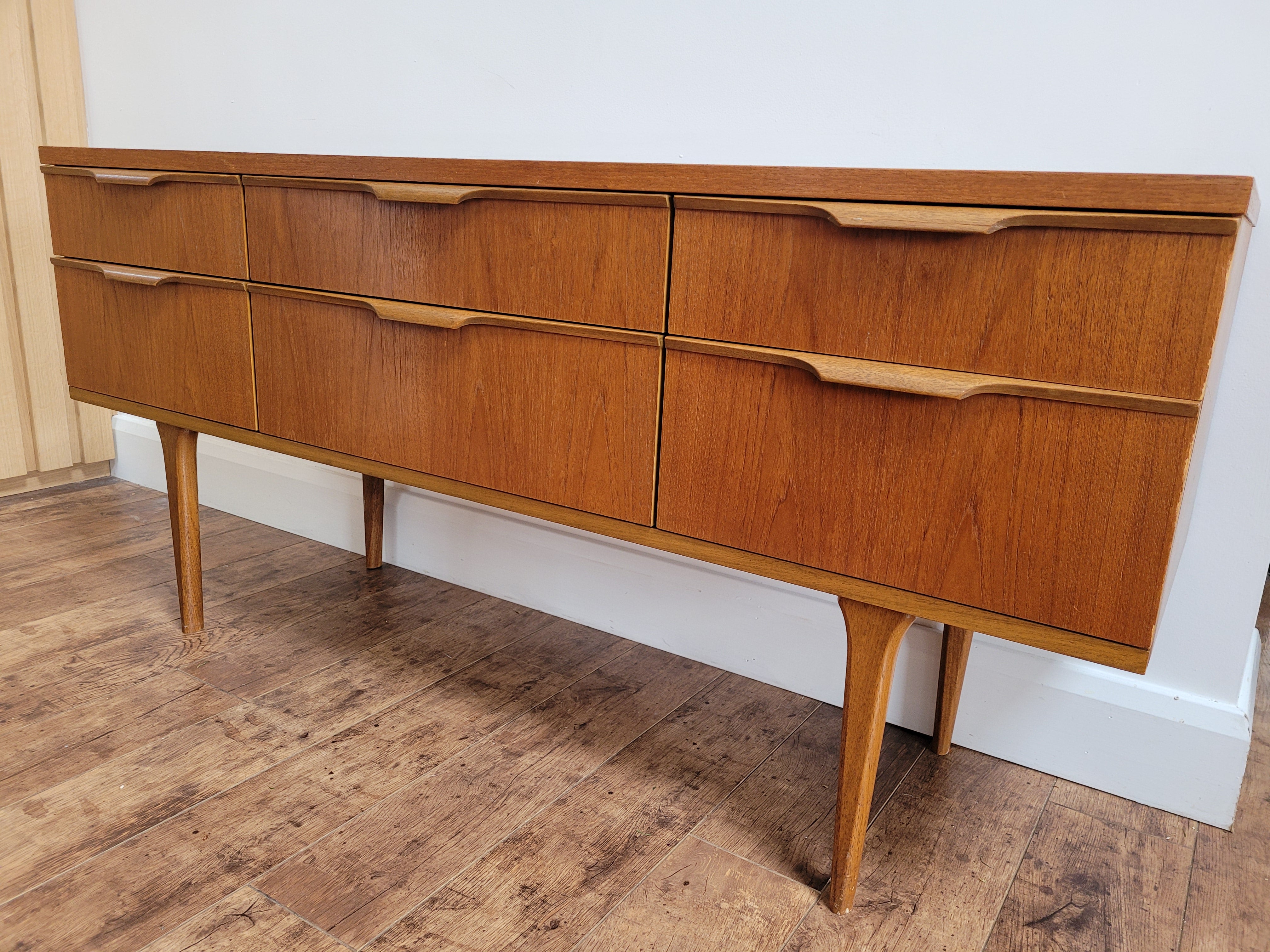 Austinsuite 6 drawer Sideboard