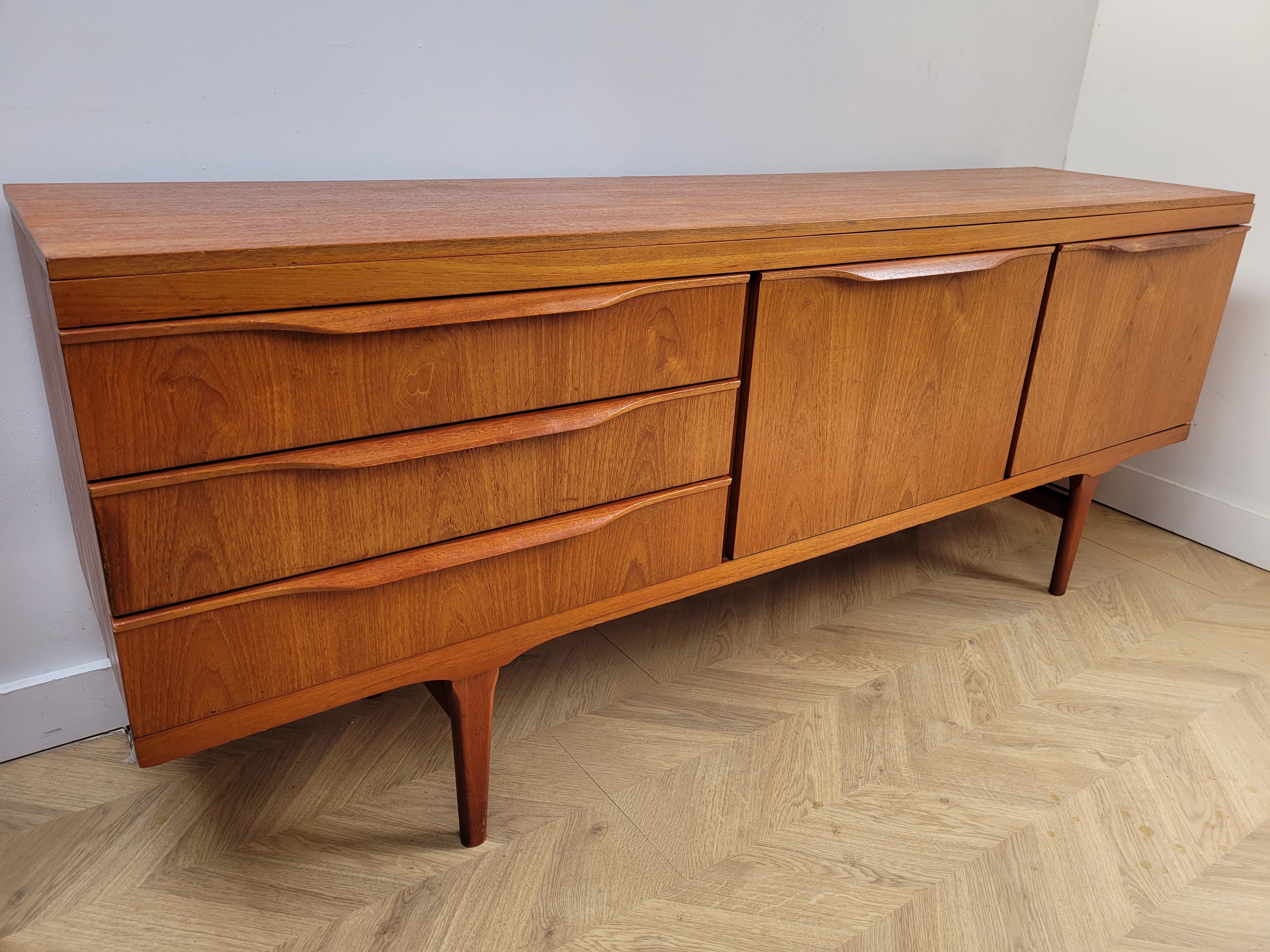 Elliots of Newbury Sideboard