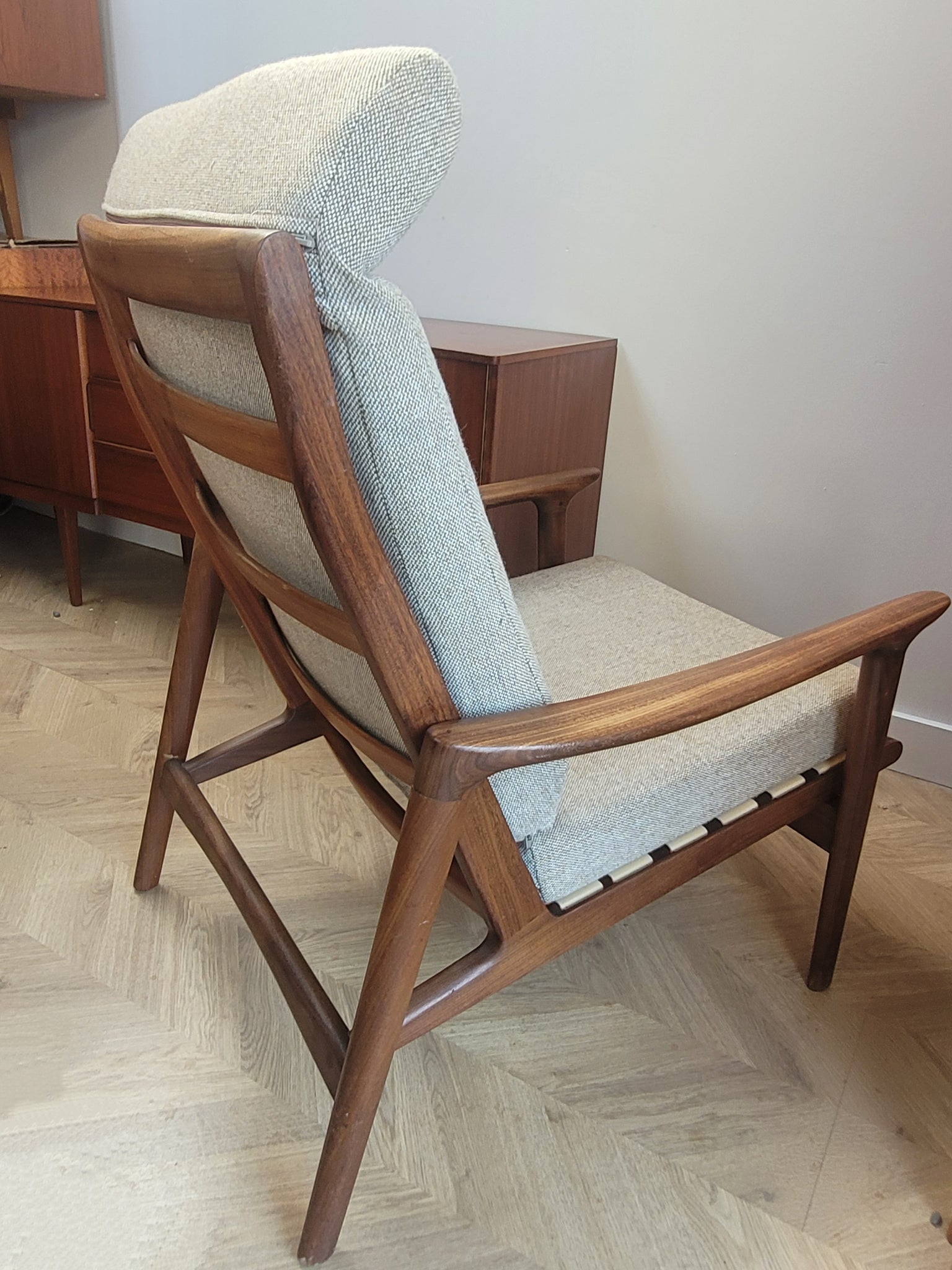 Guy Rogers 'New Yorker' High Back Chair