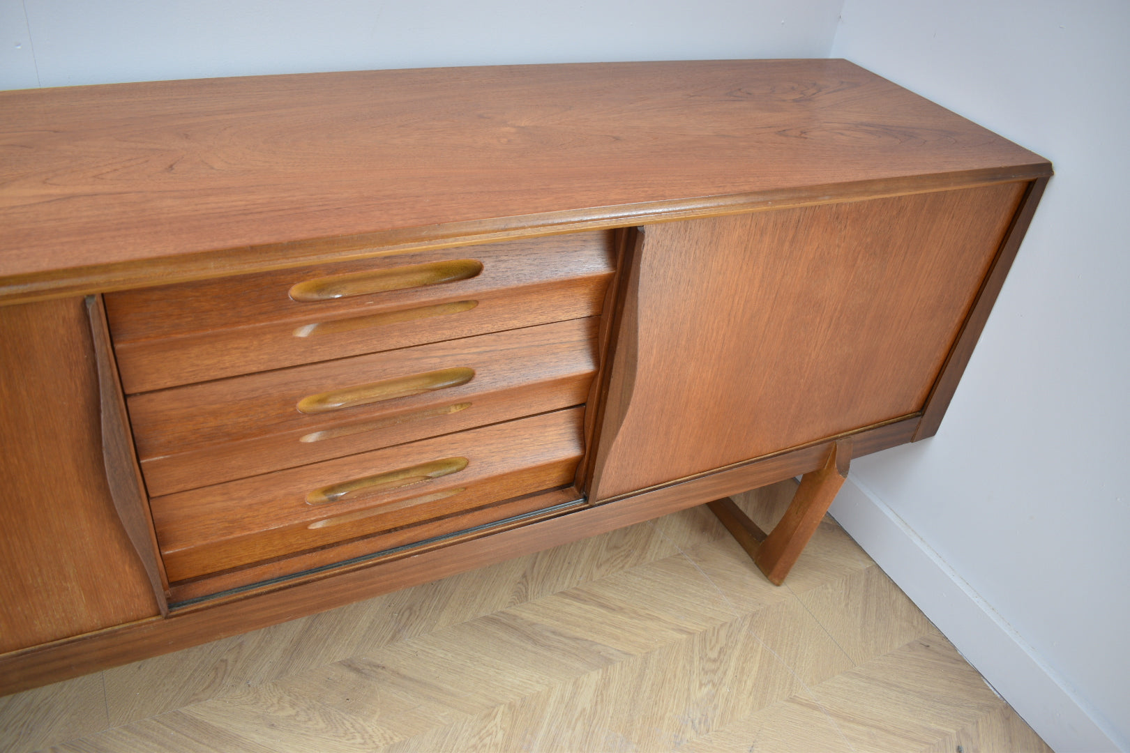 Elliots of Newbury Sideboard