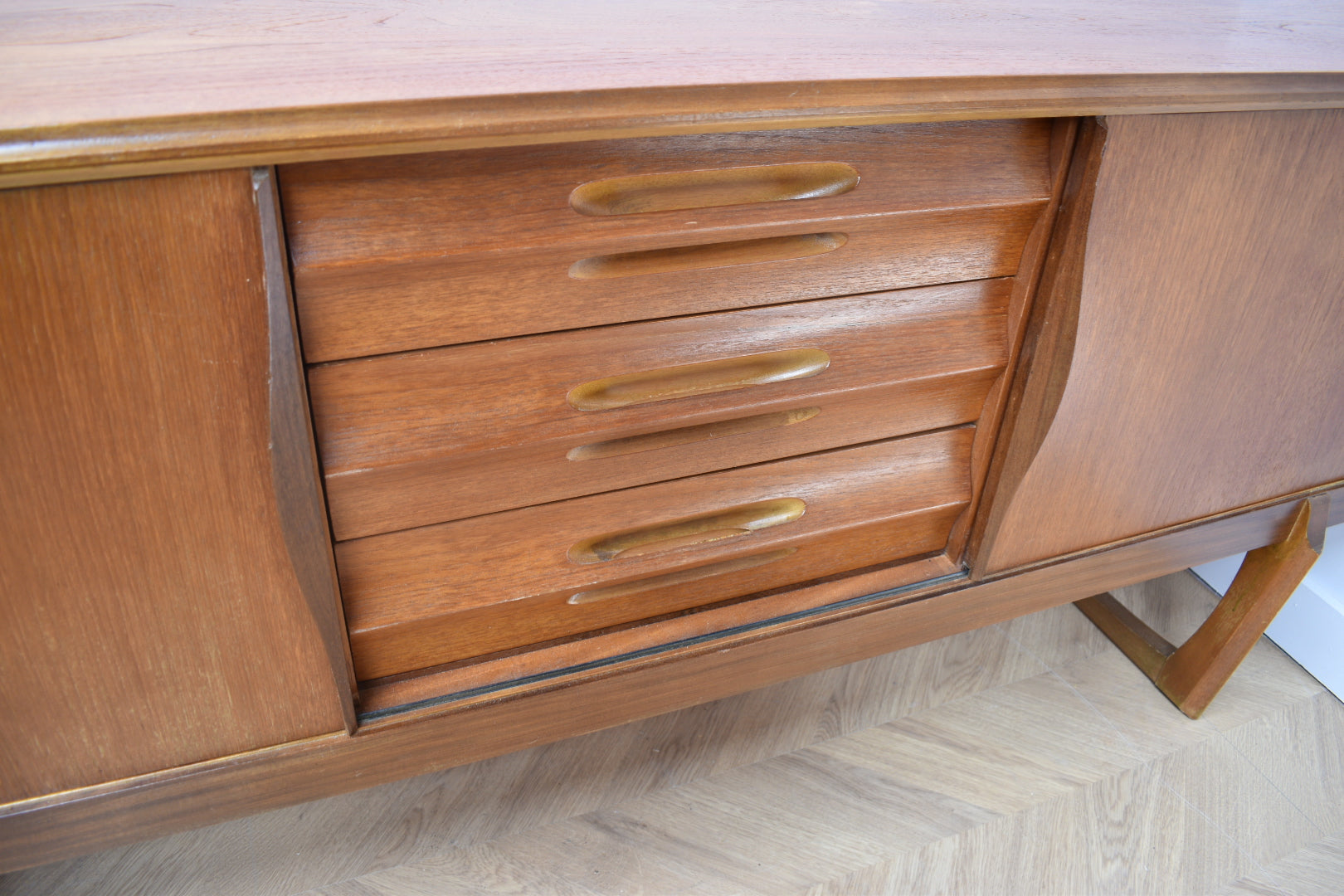 Elliots of Newbury Sideboard