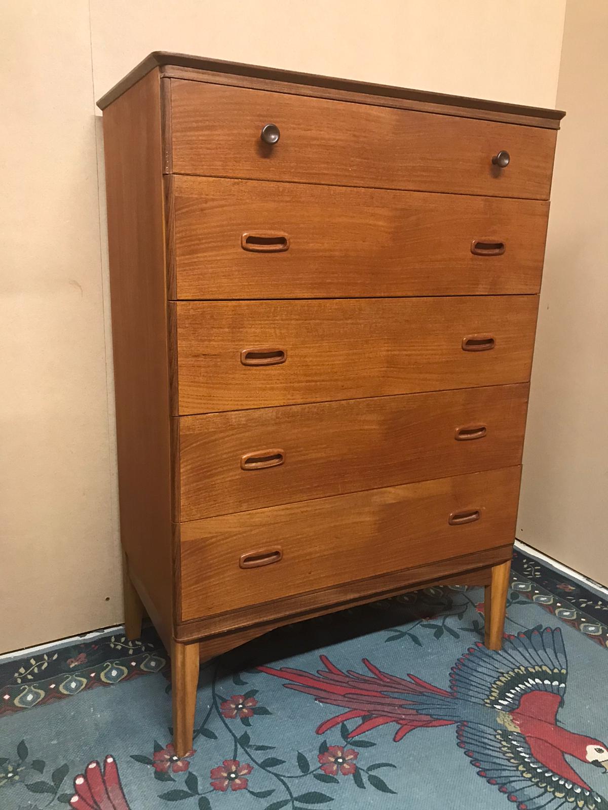 Autinsuite Oak Tallboy