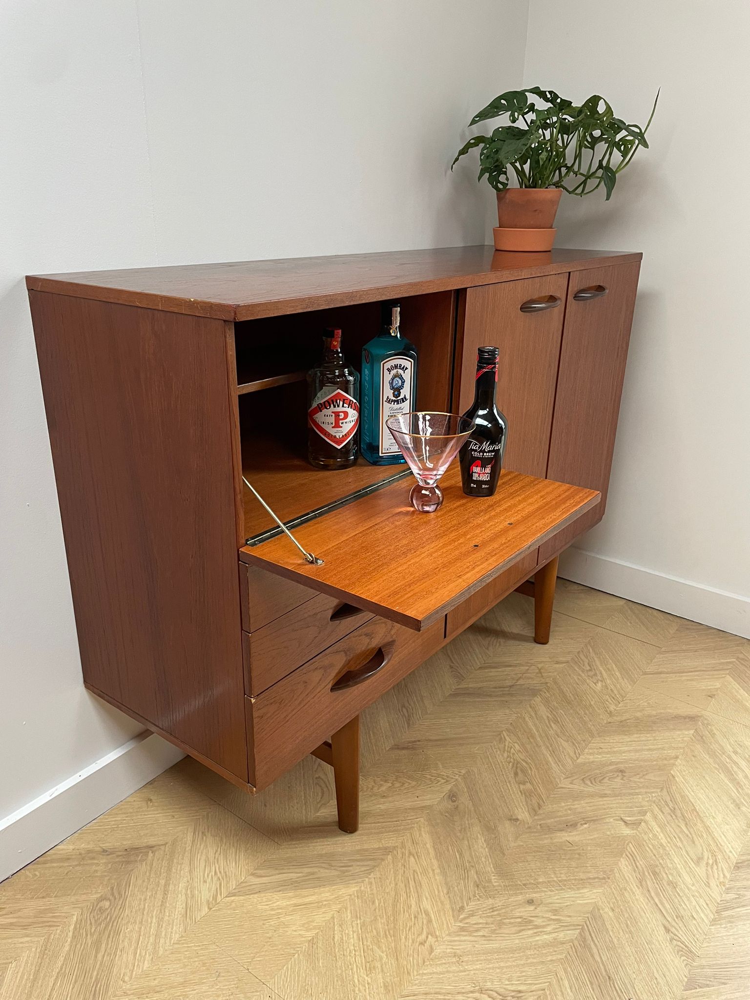 Avalon Drinks Cabinet