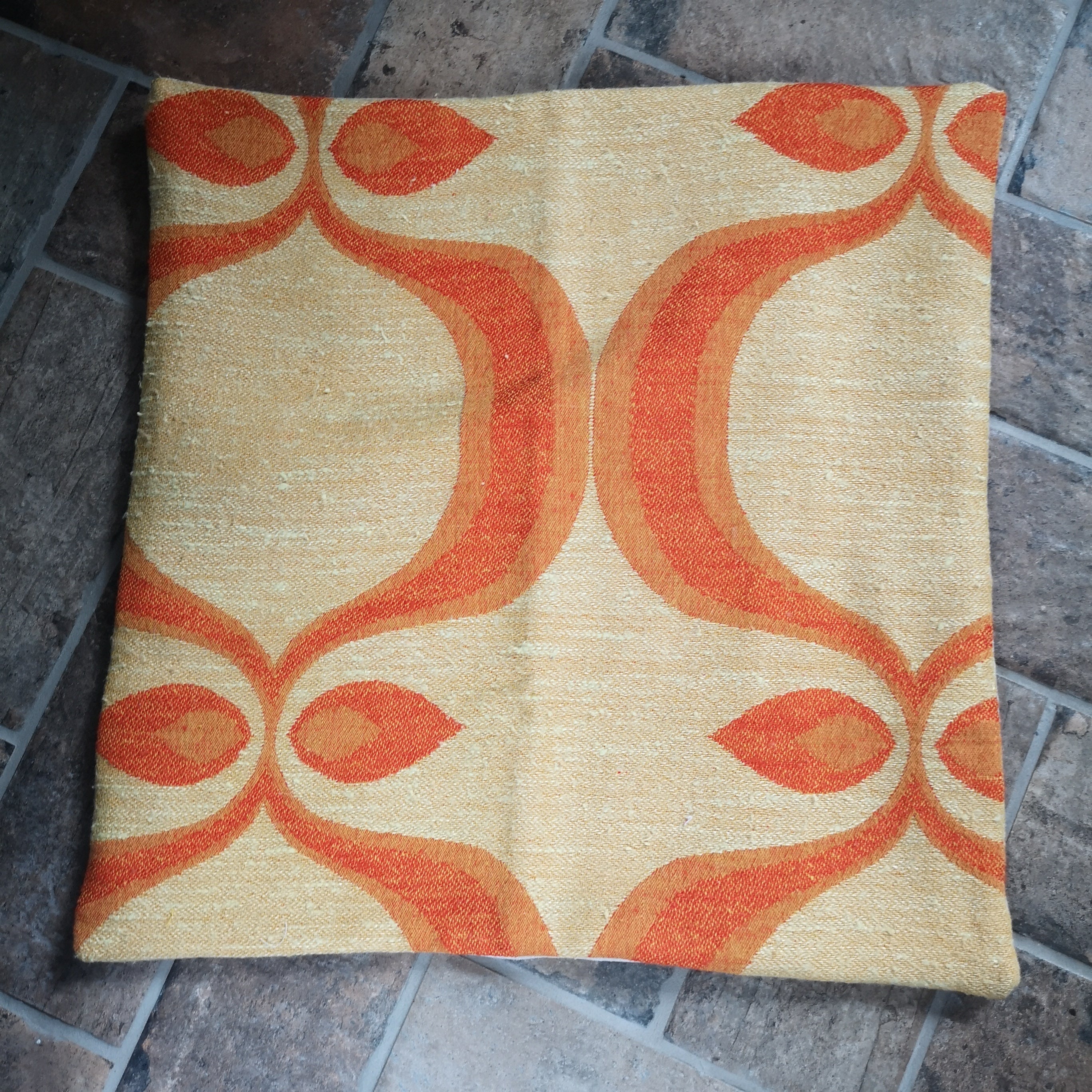 Orange Design Retro Cushion Cover