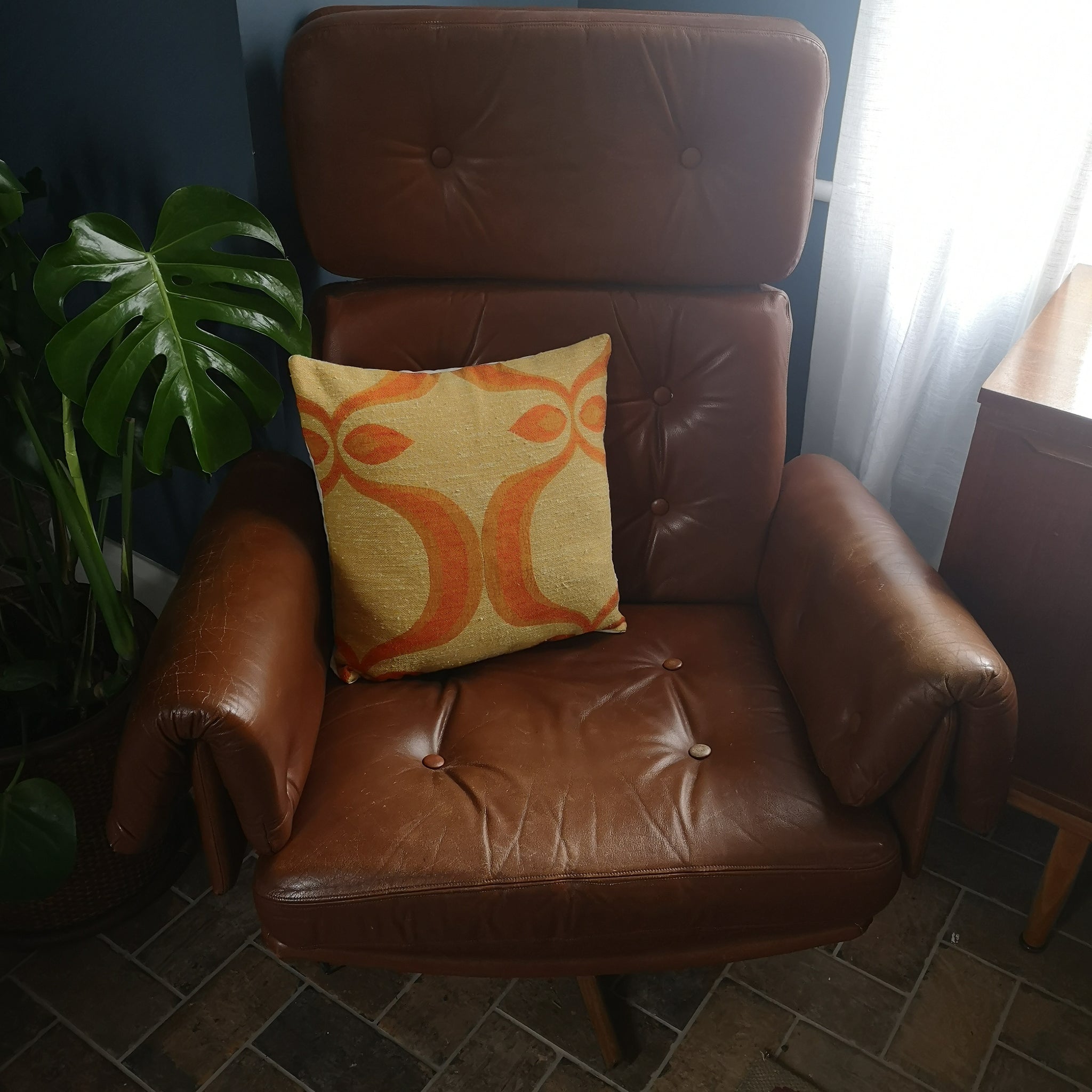 Orange Design Retro Cushion Cover