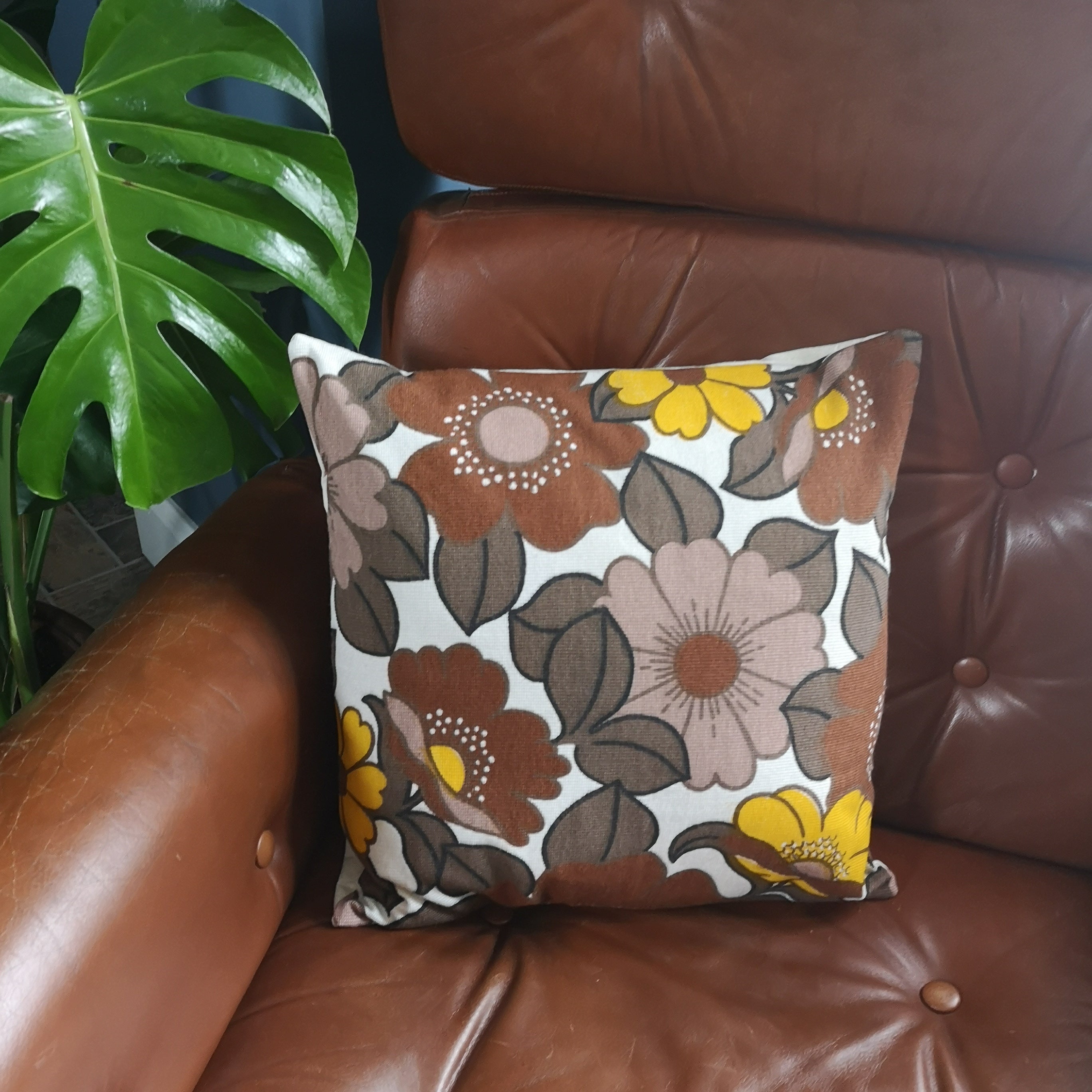 Retro Floral Print Cushion Cover