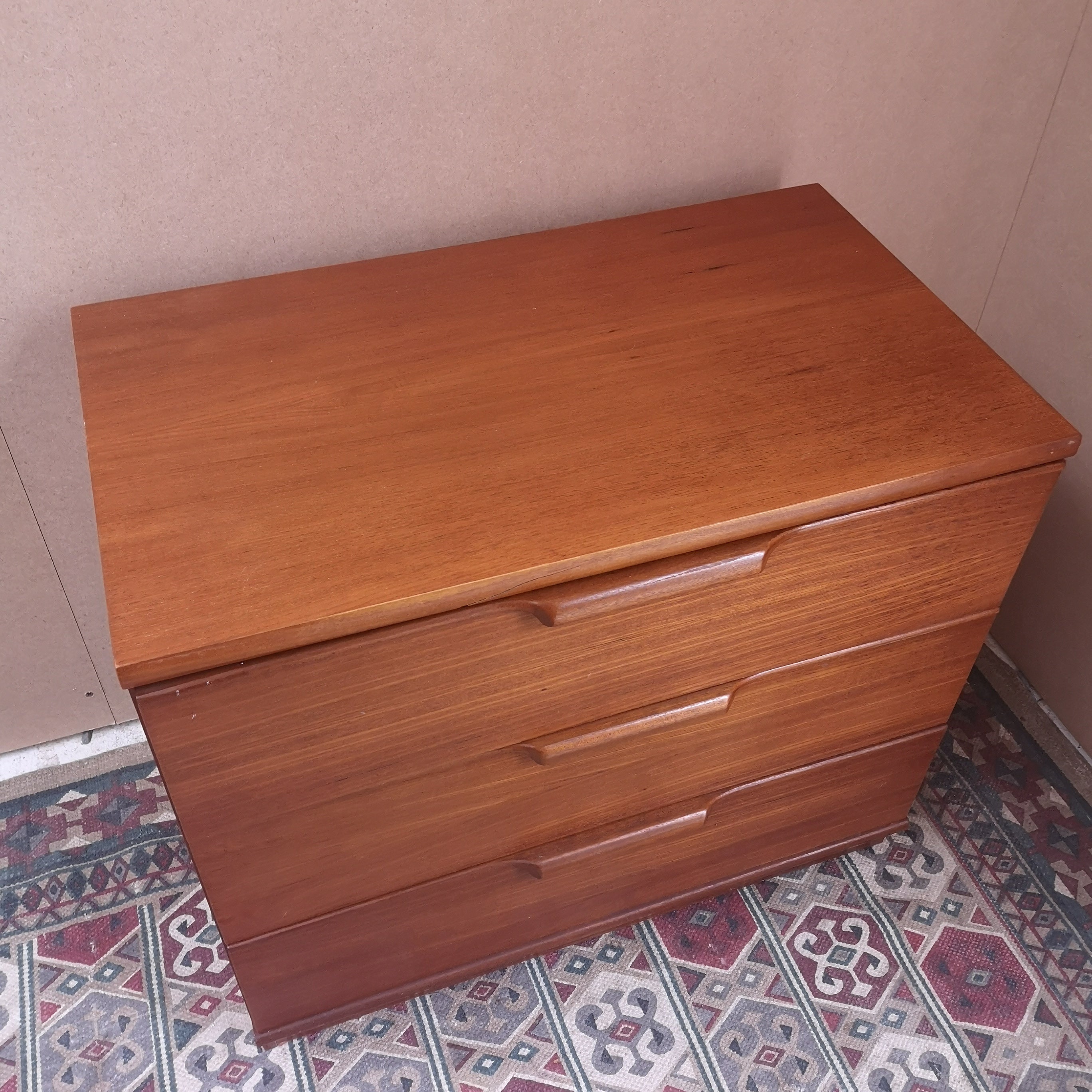 Teak chest of drawers