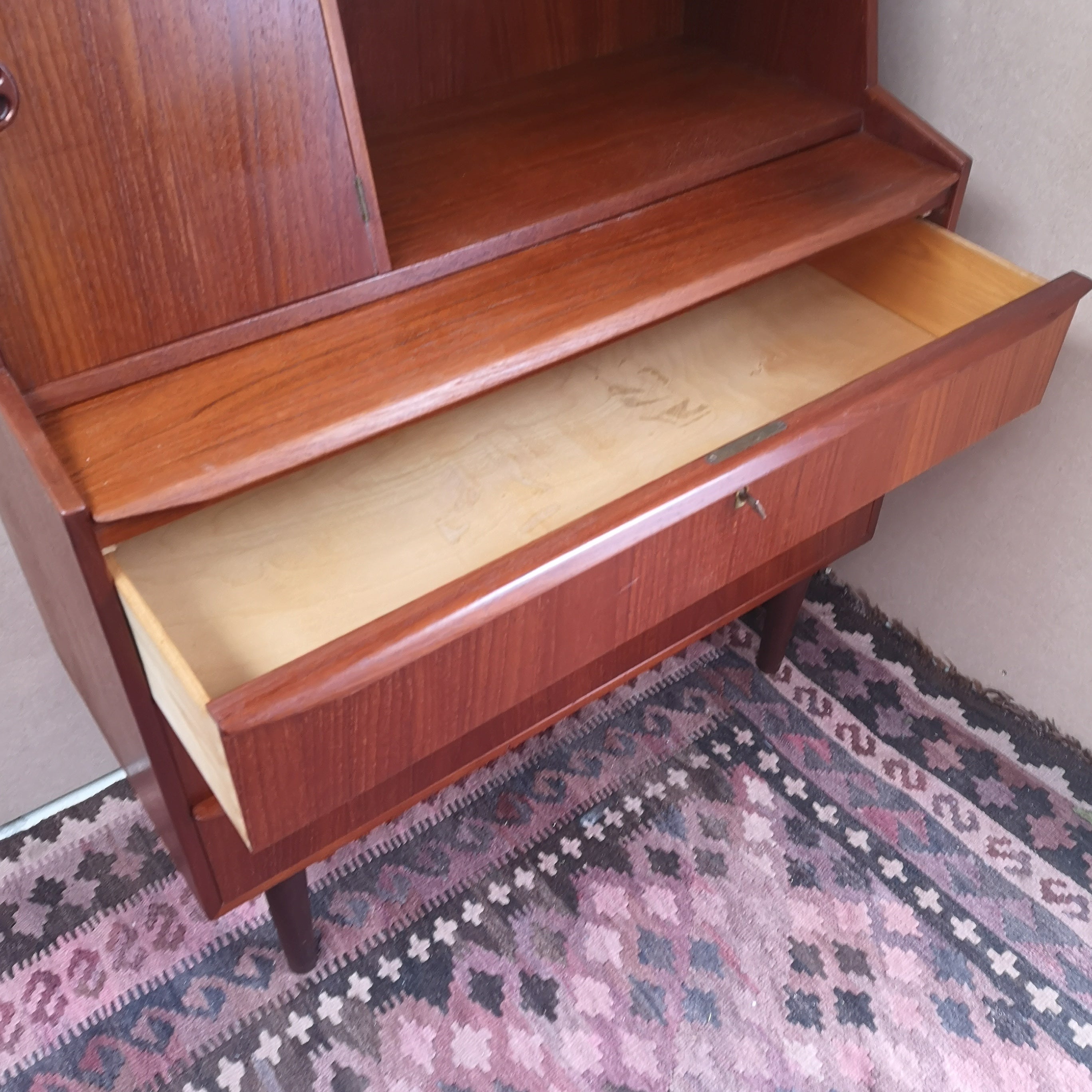 Danish Vanity Bureau