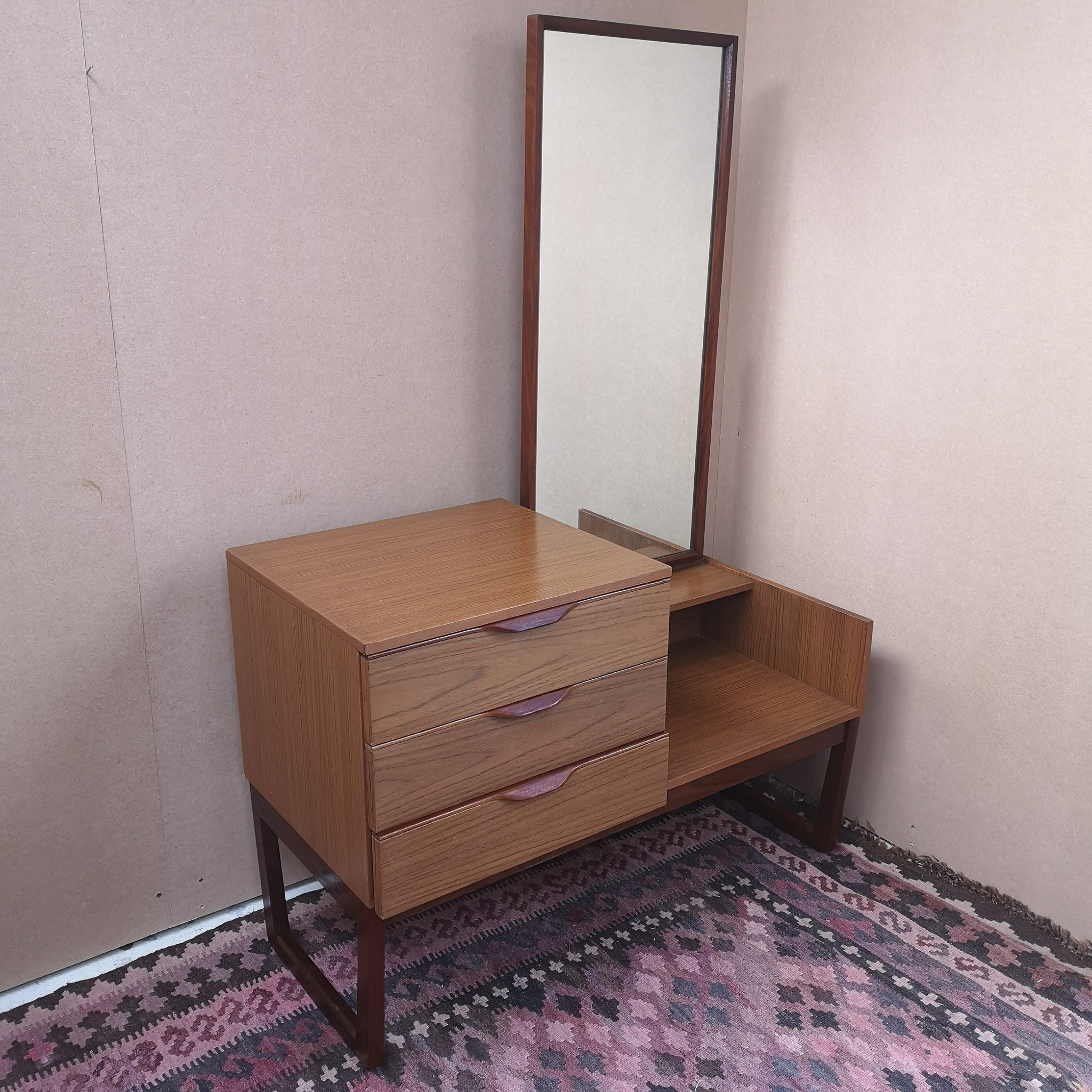 Europa Dressing Table