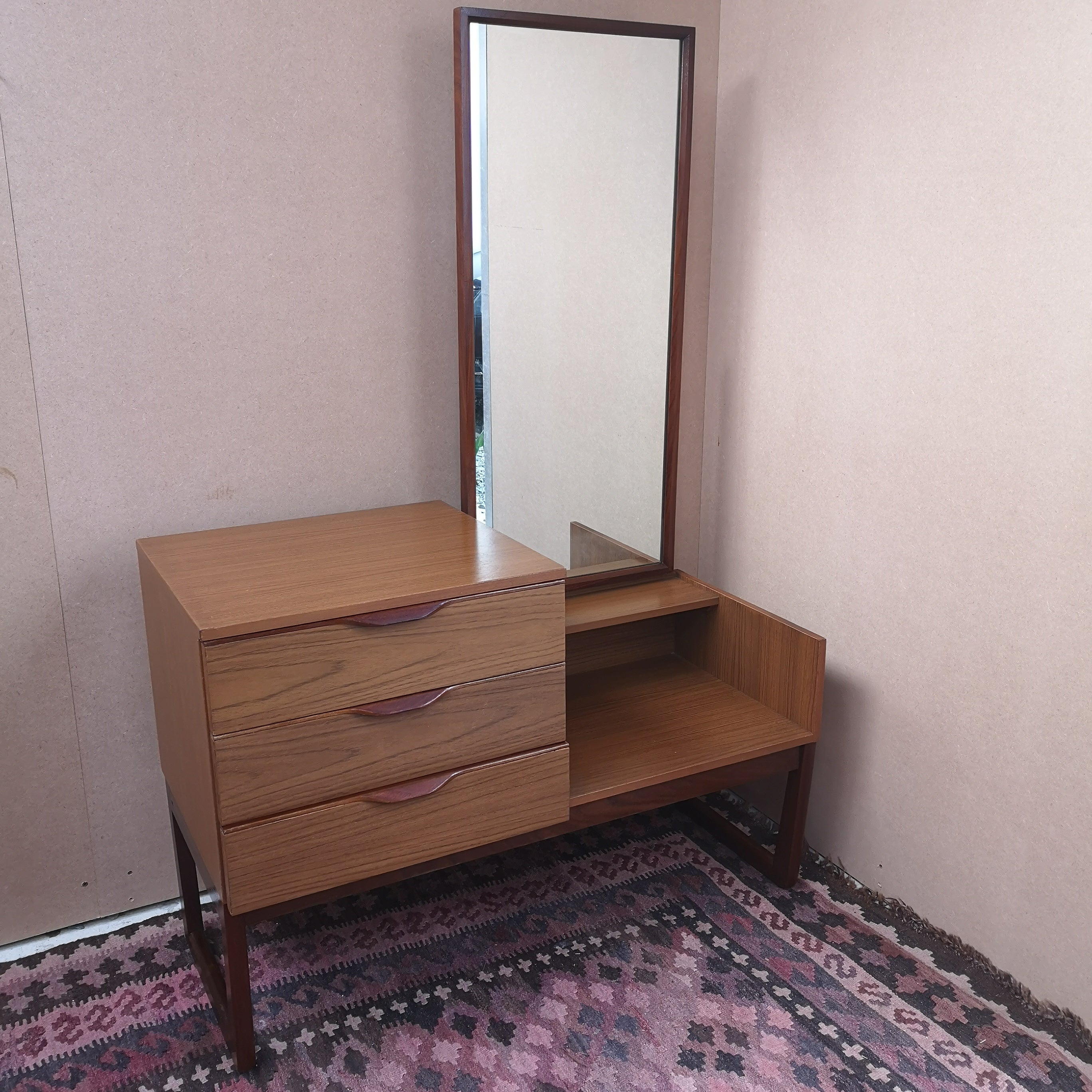 Europa Dressing Table