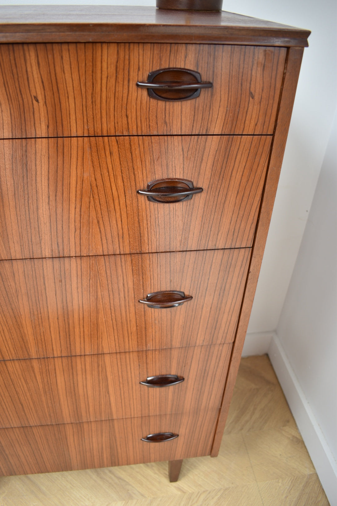 Elliots of Newbury Chest of Drawers