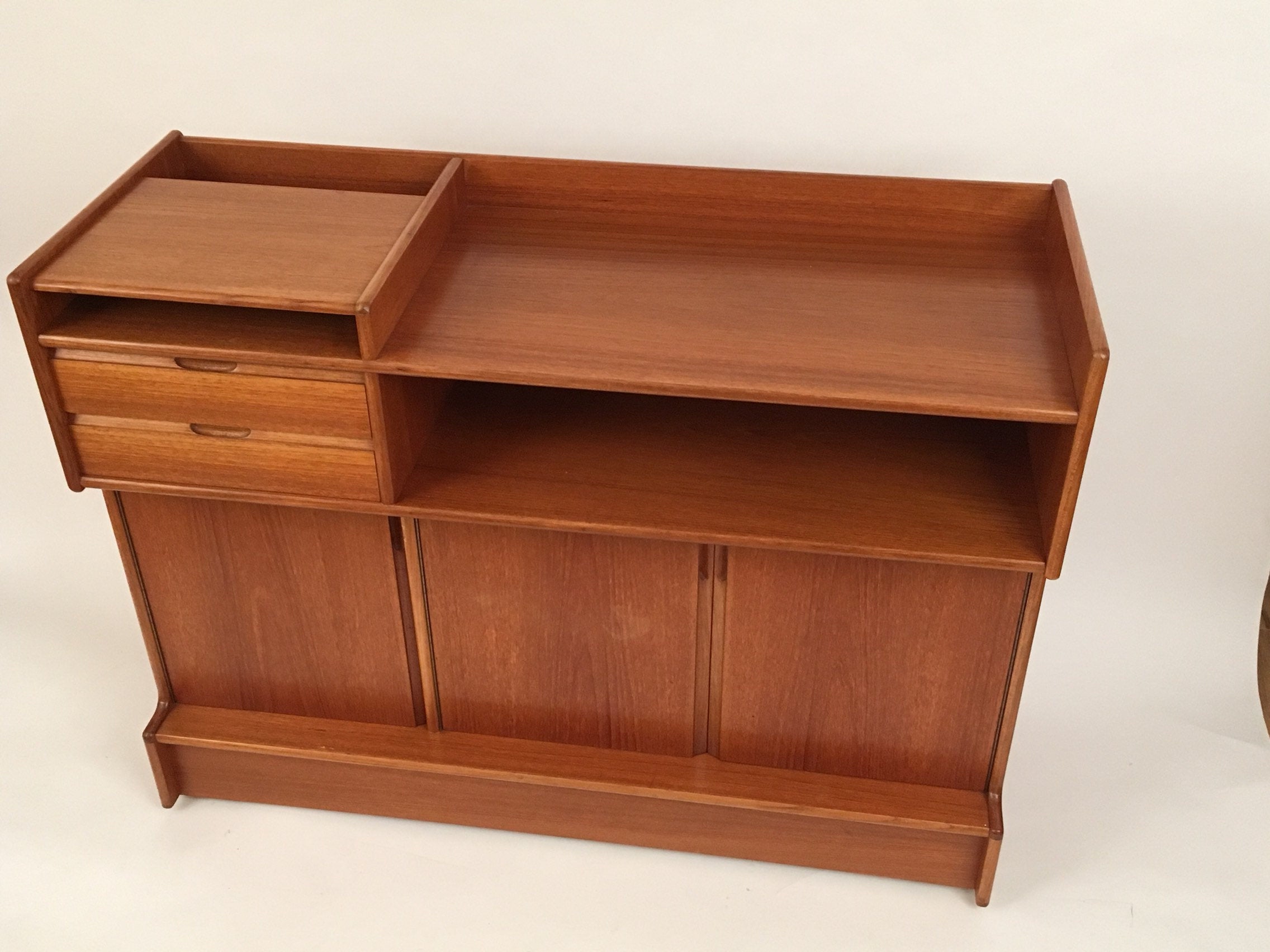 Mid Century Sideboard Vinyl Caninet